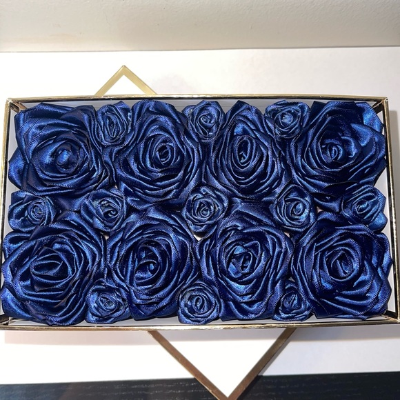 Handmade ribbon roses🎀 - Picture 2 of 5